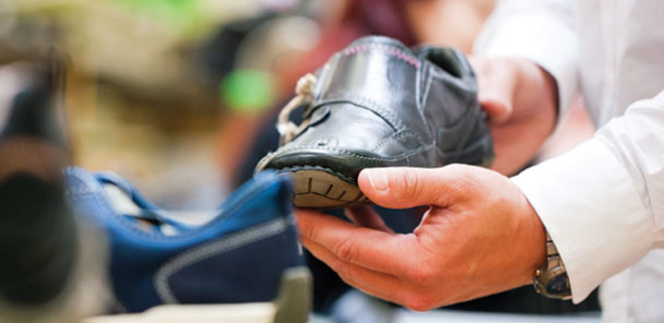 Clinicians’ shoes can send mixed message to patients