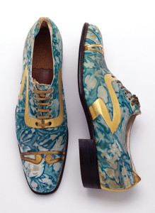 Mens' shoes, gilded and marbled leather, Northamptonshire, England, 1925. © Victoria and Albert Museum, London