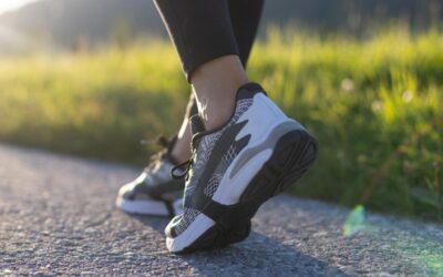 Plantar Pressure in Recreational Athletes Running in Maximal and Traditional Shoes